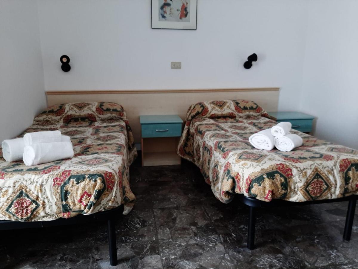 Twin Room,1292314051:JPEG